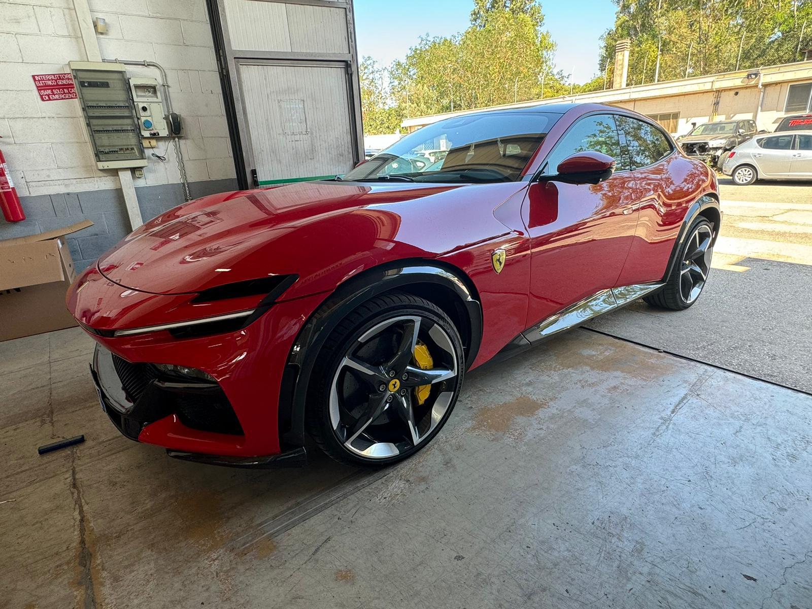 Ferrari Purosangue in officina