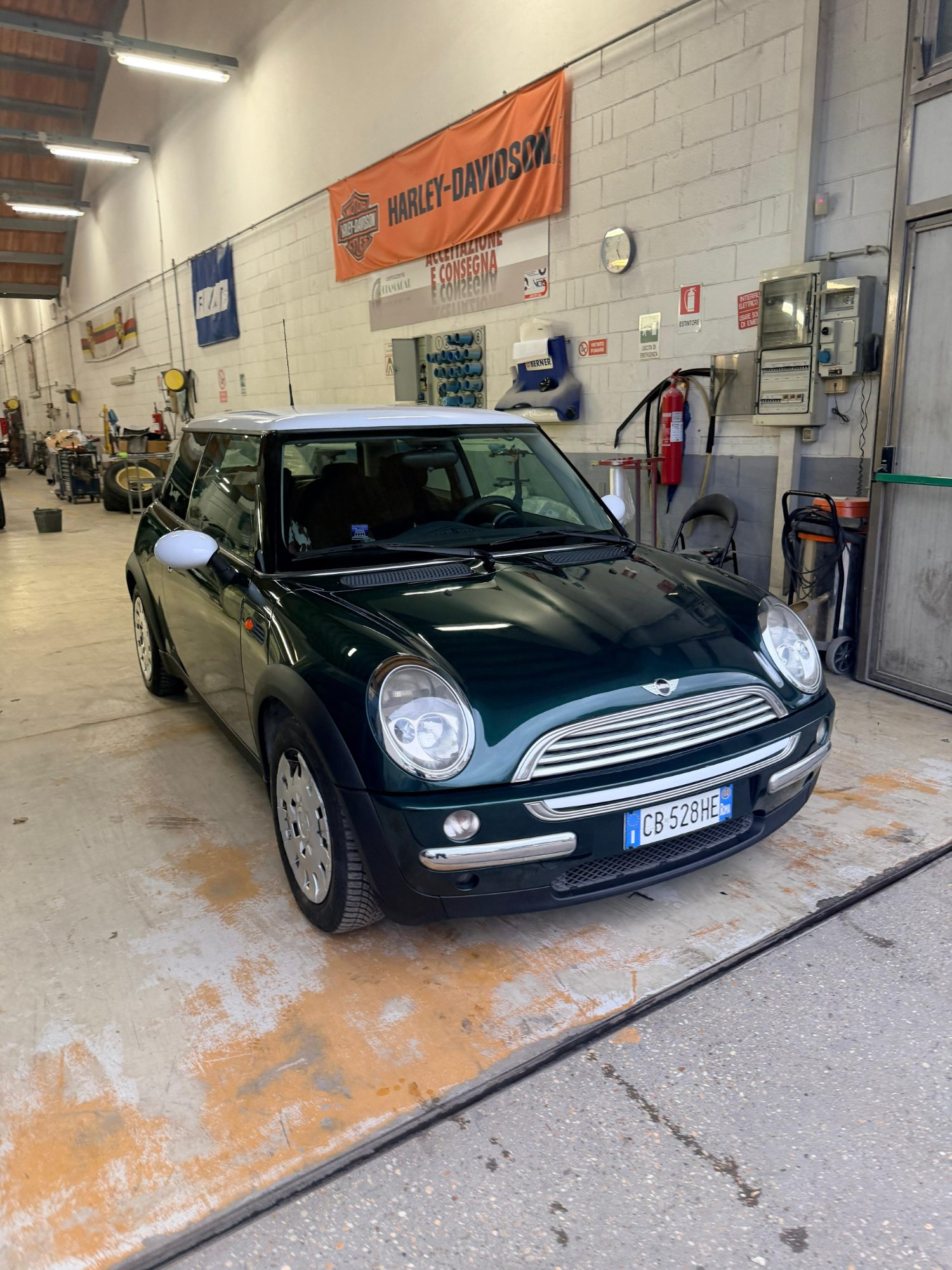 Mini Cooper — dopo la verniciatura completa